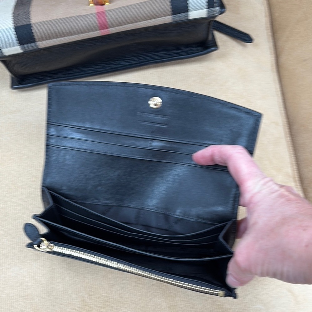 Burberry Bag and Wallet Set - Picture 5 of 16
